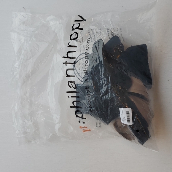 n: Philanthropy Black and Brown Tille Sports Bra S NWT - Picture 8 of 8